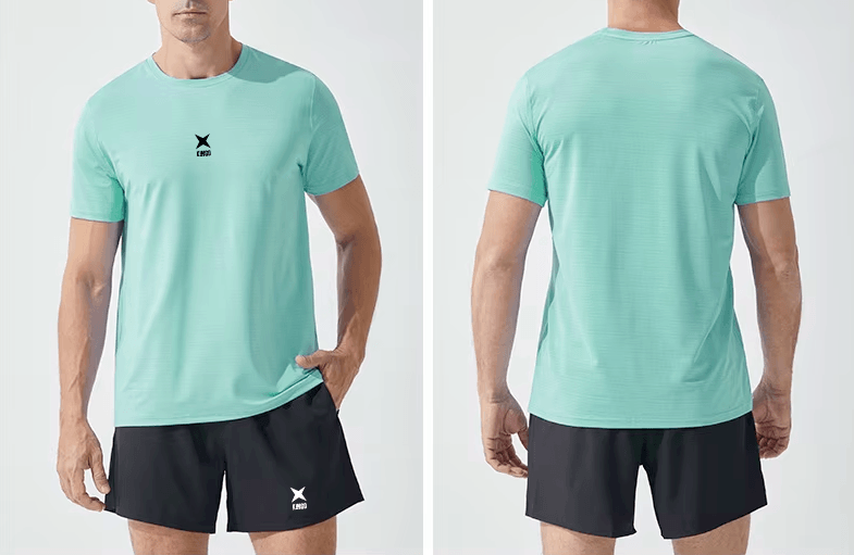 T-shirt de running pour homme en couleur menthe porté par un homme, vue de face et de dos.